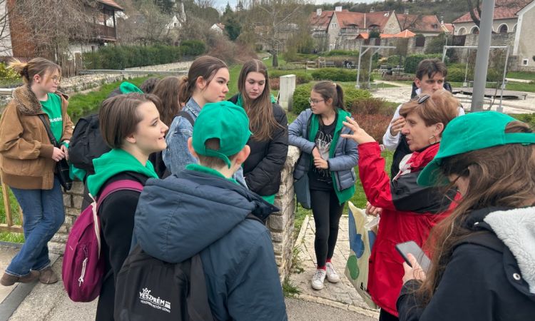 A PetőfIfiAkadémia a természet harmóniája, zöldek vagyunk ebben a nagy családban!