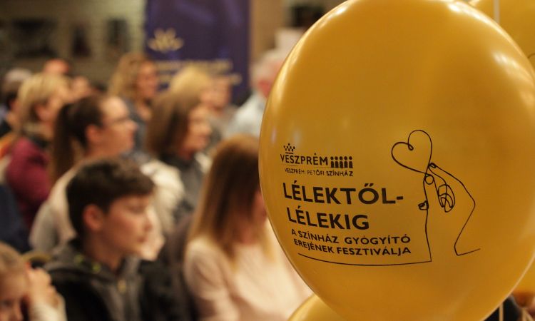 Szívtől-szívig, lélektől-lélekig hatolt az V. Lélektől-lélekig Színház Gyógyító Erejének Fesztiváljának első napja!