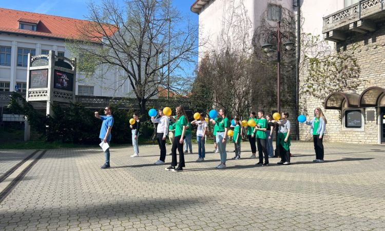 Szeretet, békesség Petőfifiakadémia!