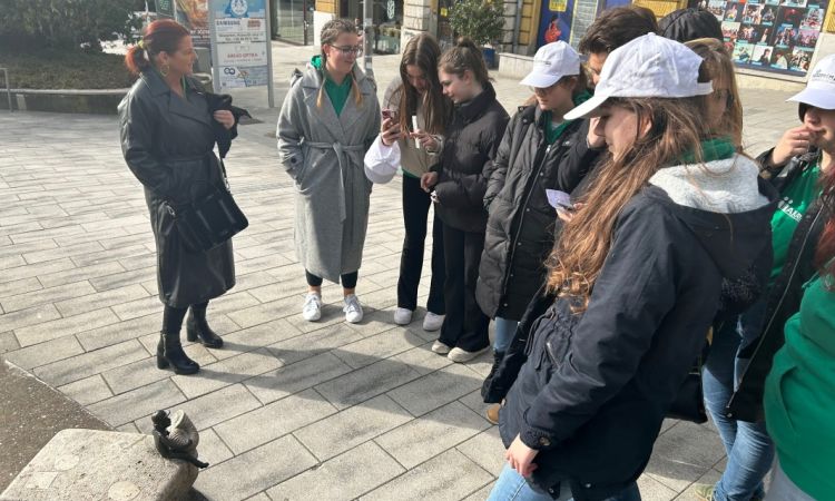 PetőfIfiAkadémia, a békesség és a szeretet otthona.