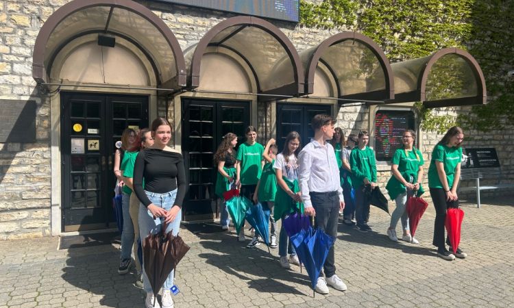 Szeretet, békesség Petőfifiakadémia!