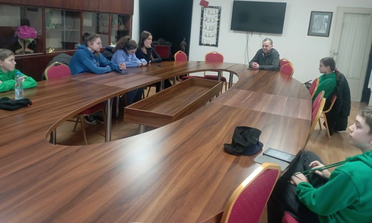 A Veszprémi Petőfi Színház Akadémiája a jövő befektetése.