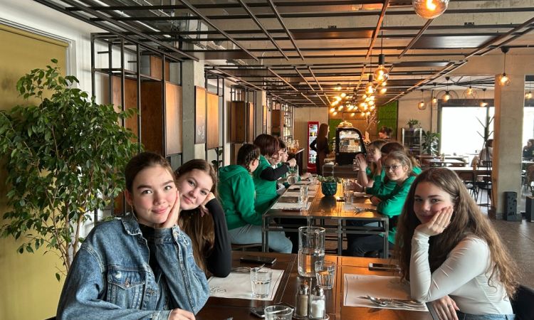 A PetőfIfiAkadémia a természet harmóniája, zöldek vagyunk ebben a nagy családban!