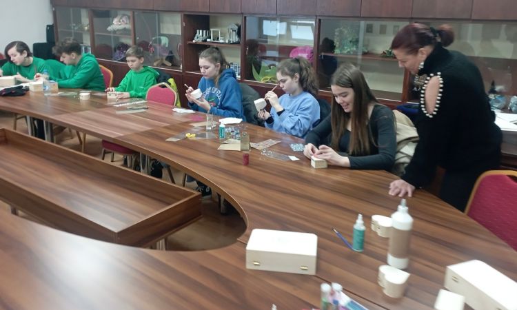 A Veszprémi Petőfi Színház Akadémiája a jövő befektetése.