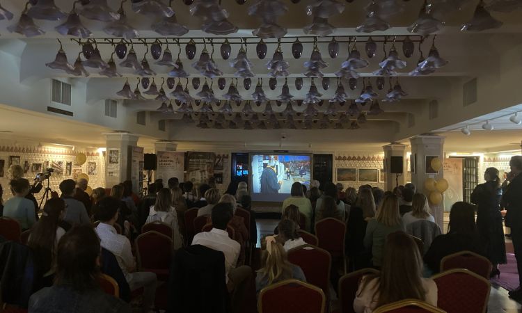 Szeretet, bizalom, elfogadás: így ért véget az V. Lélektől-lélekig Színház Gyógyító Erejének Fesztiválja!