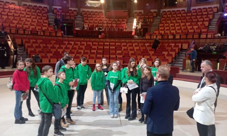 A Veszprémi Petőfi Színház felkarolná a tehetségeket!