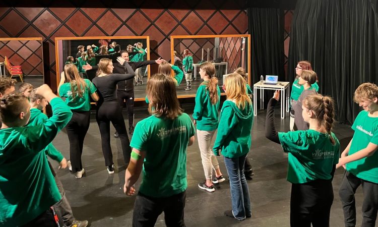 Önmagadat adni egyszerűbb, ha a közösséged elfogad.