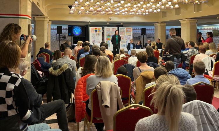 Önmagadat adni egyszerűbb, ha a közösséged elfogad.