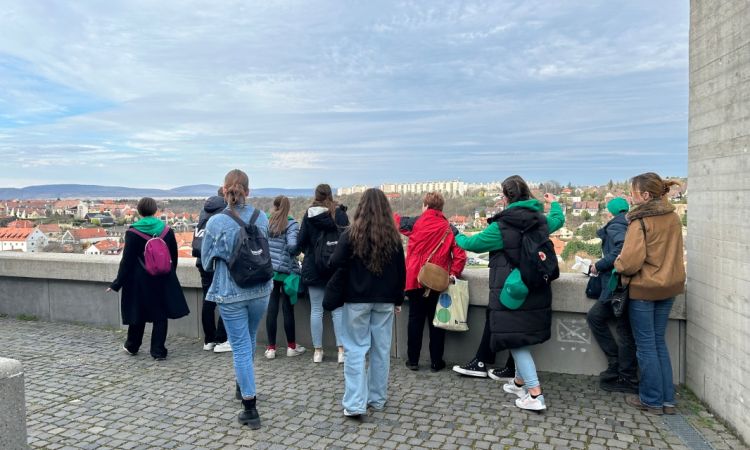 A PetőfIfiAkadémia a természet harmóniája, zöldek vagyunk ebben a nagy családban!