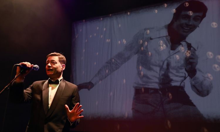 „VOLT EGY FIÚ” SZÉCSI PÁL ’80