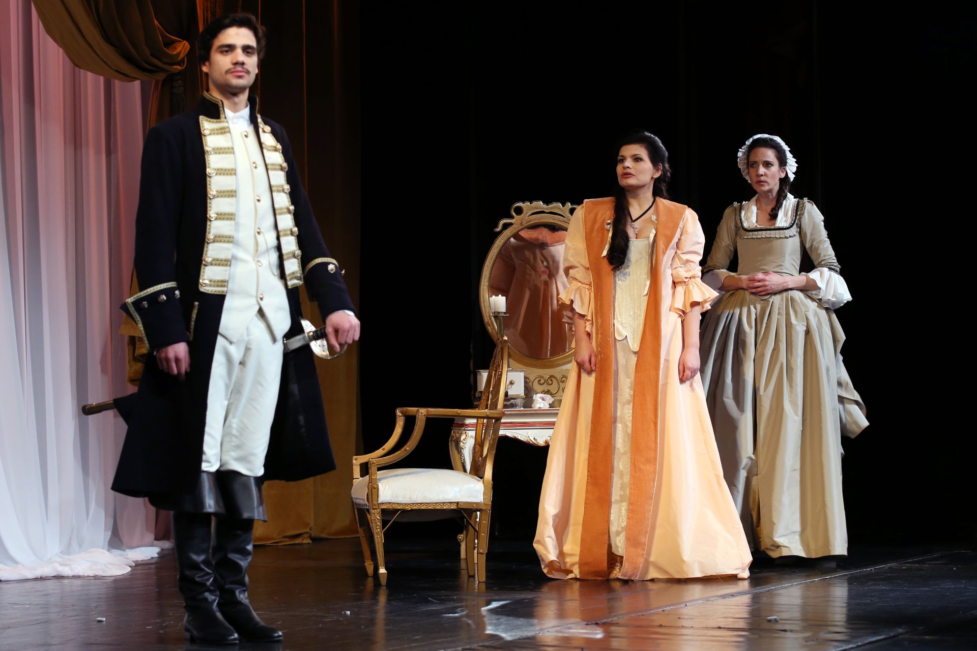 Ármány és szerelem