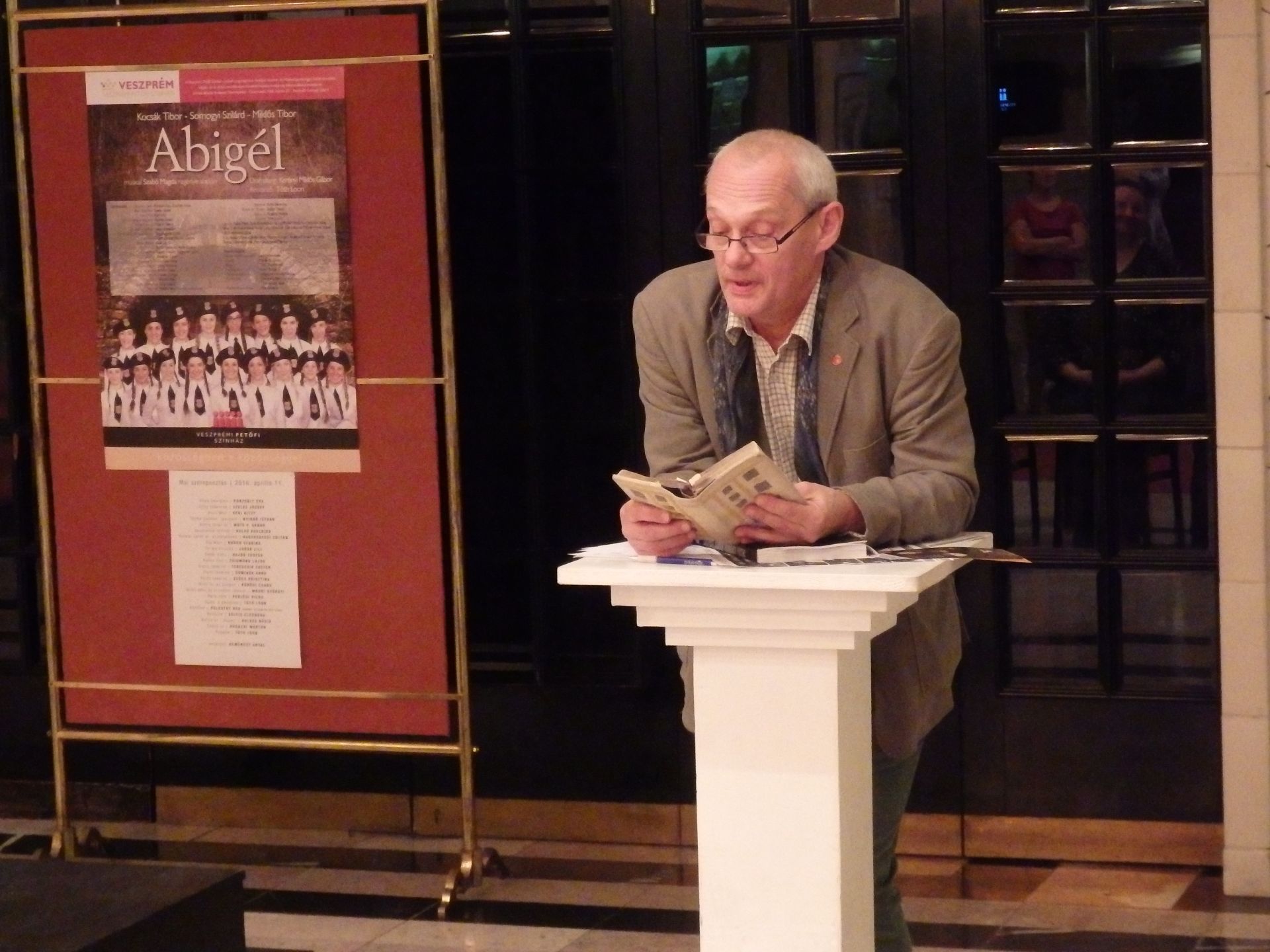 Versmondás a magyar költészet napján