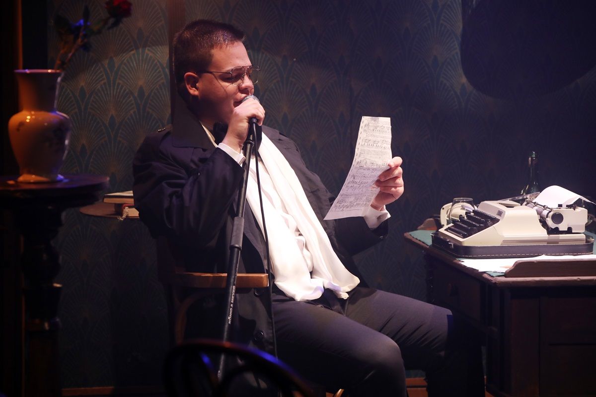 "...Lázas ifjúság..."