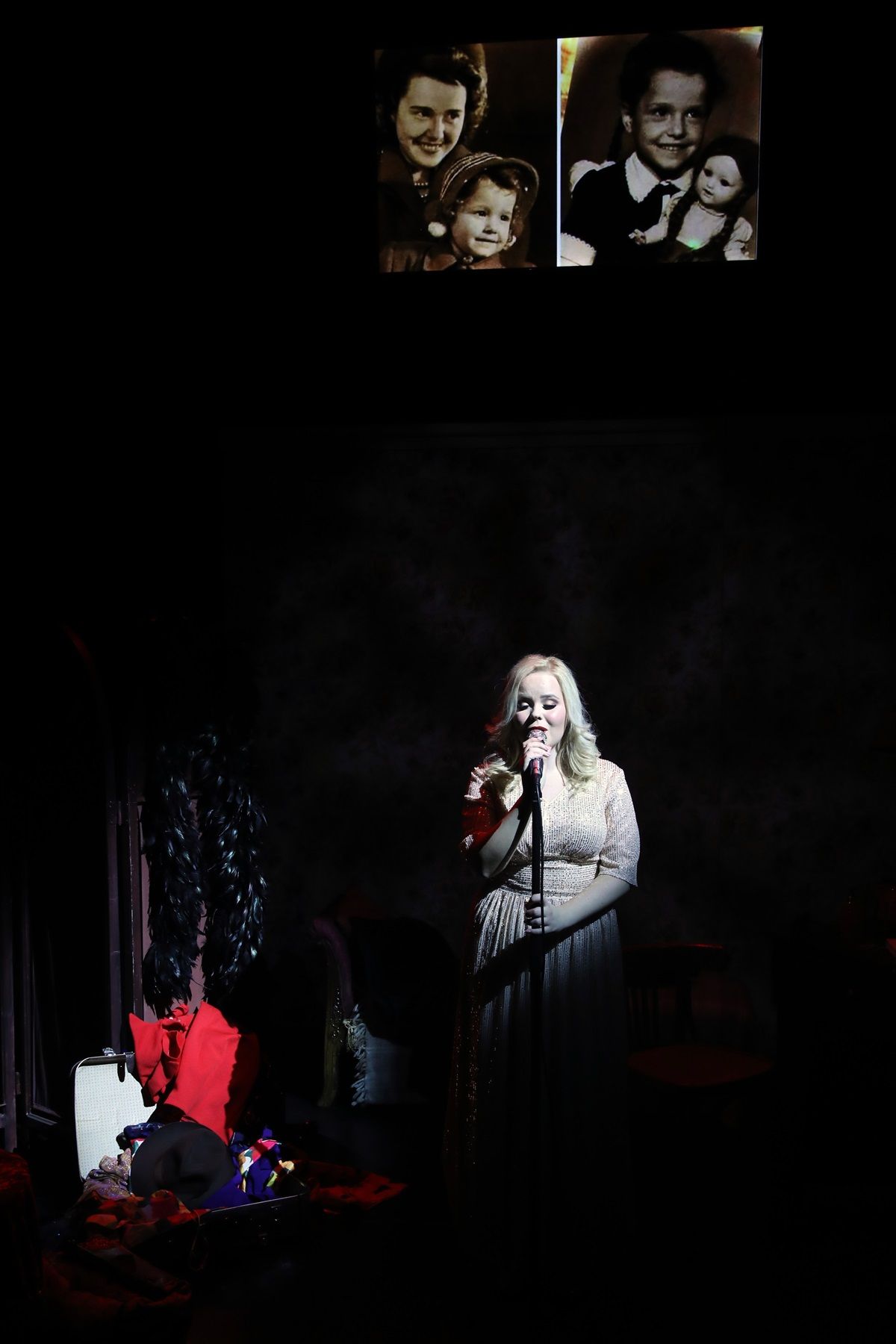 "...Lázas ifjúság..."