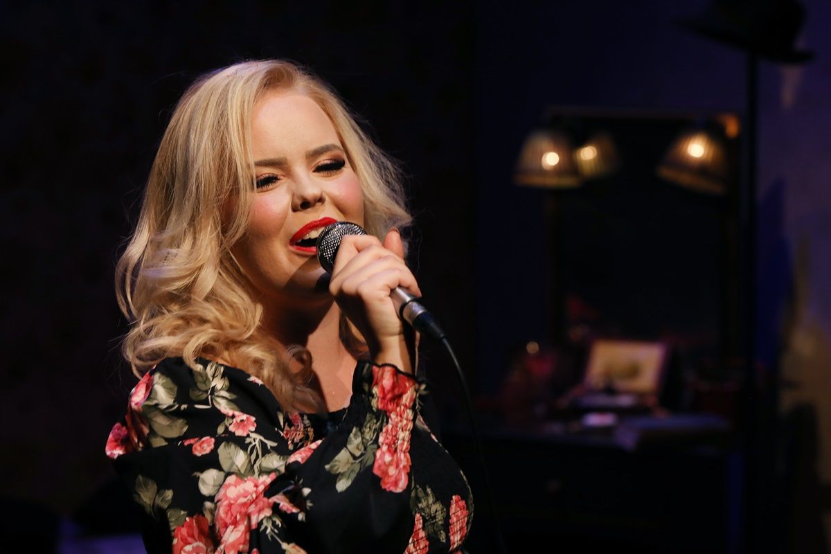 "...Lázas ifjúság..."