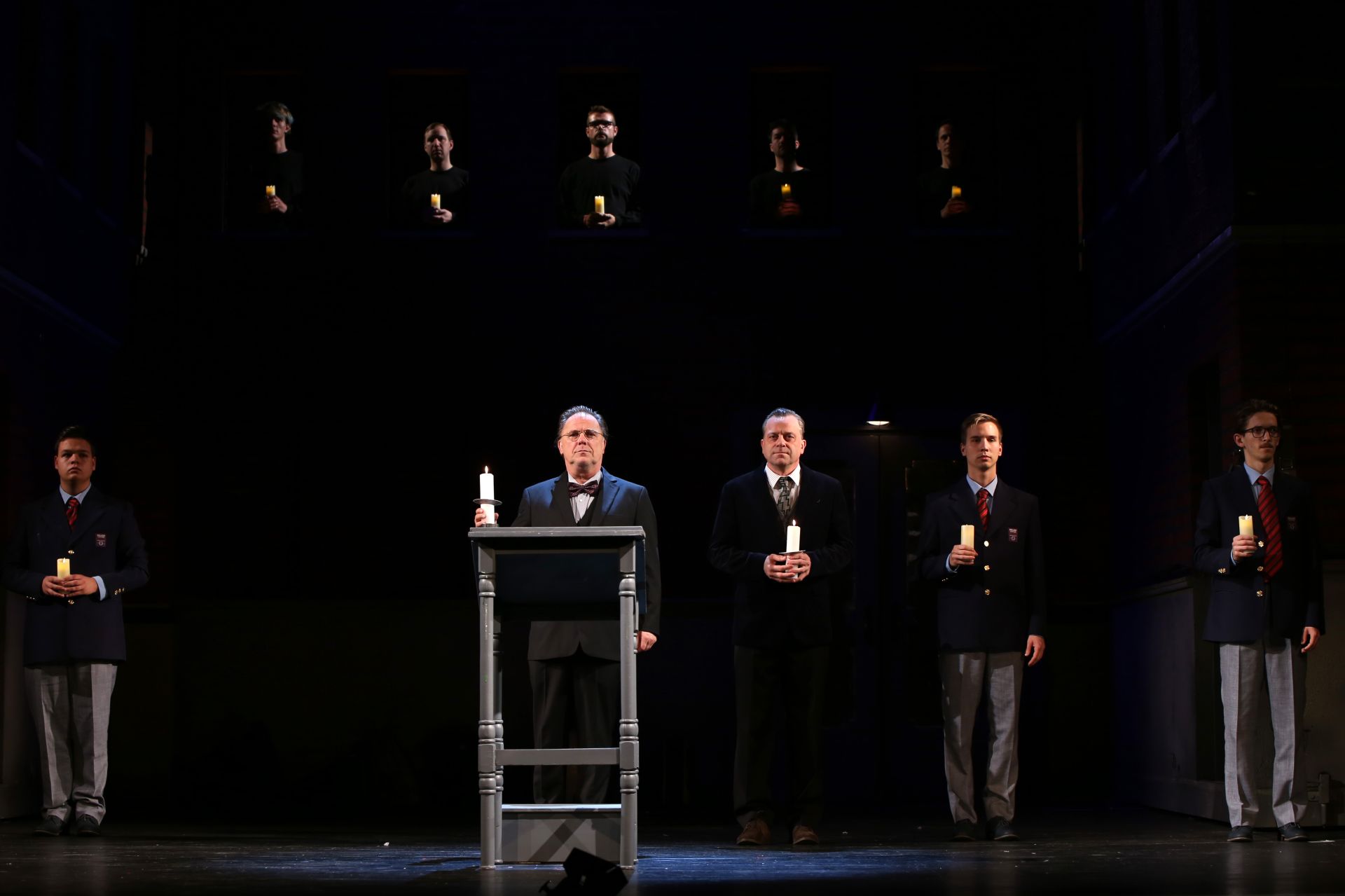 Holt költők társasága