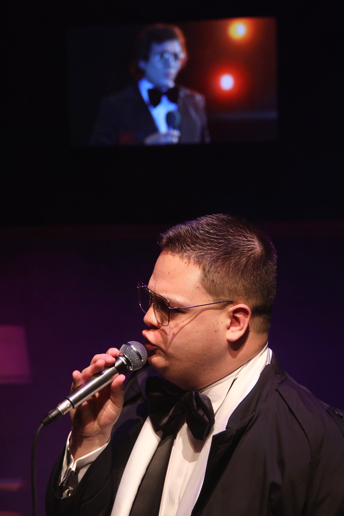 "...Lázas ifjúság..."