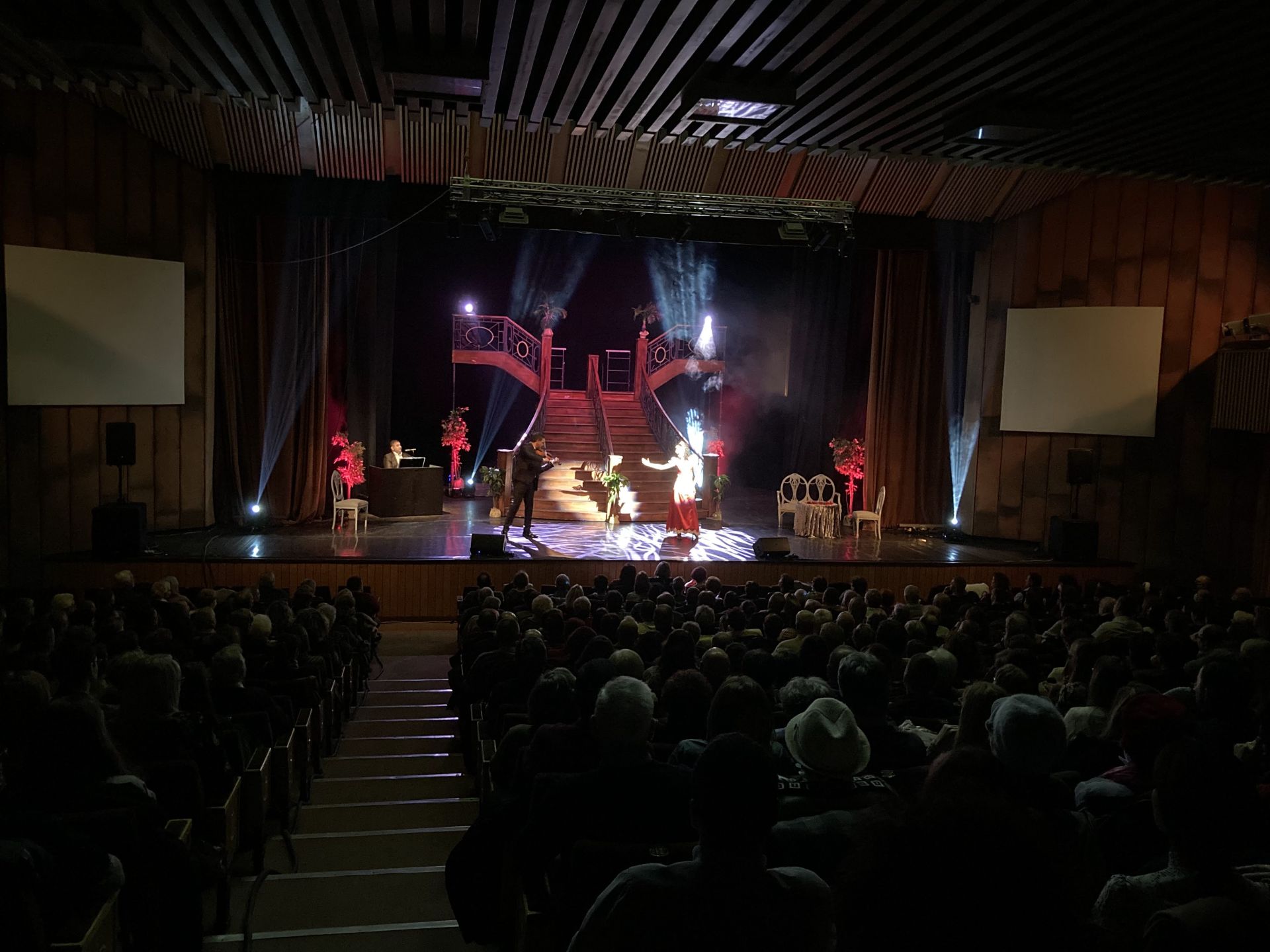 Erdélyi szeretet-turné, feltöltő előadások a Veszprémi Petőfi Színháztól - 2022.02.21-24.