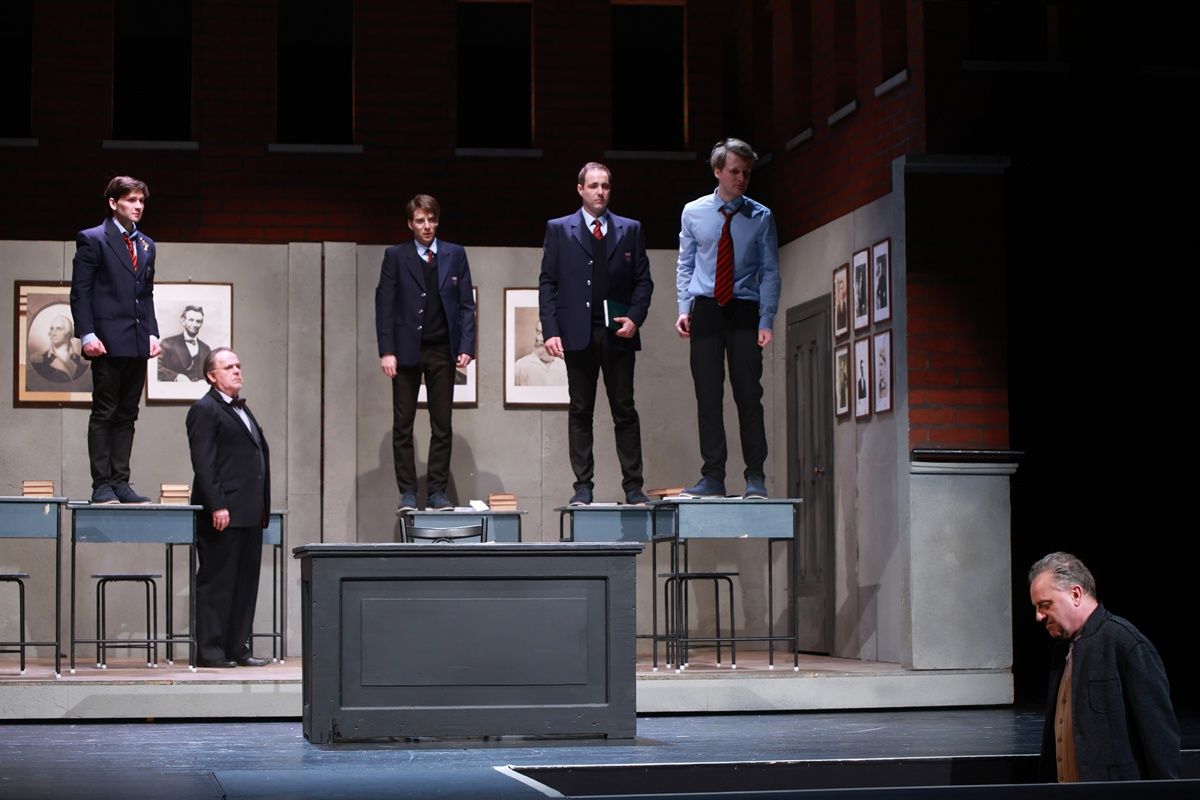 Holt költők társasága