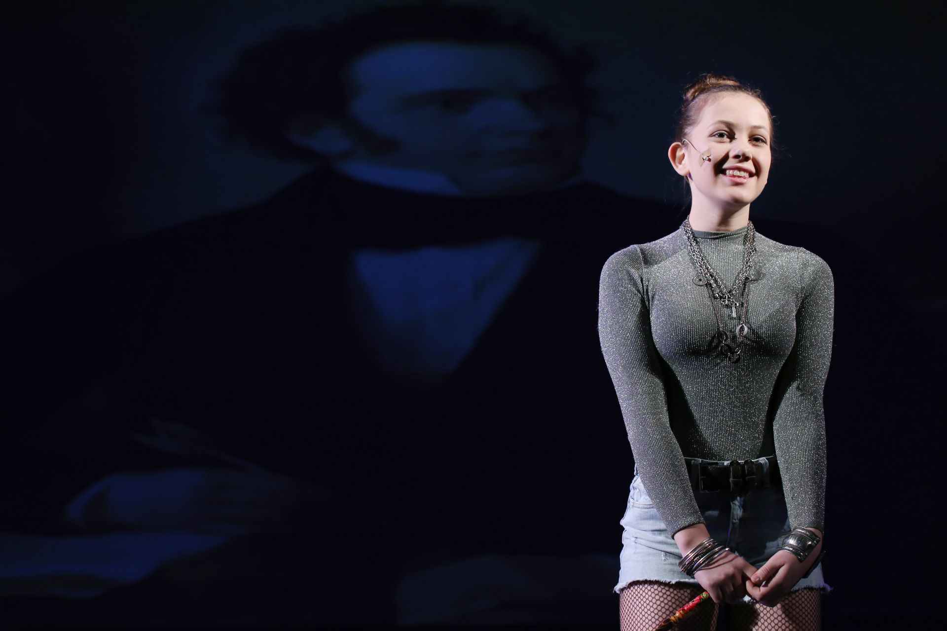 "Múlnak a gyermekévek..."