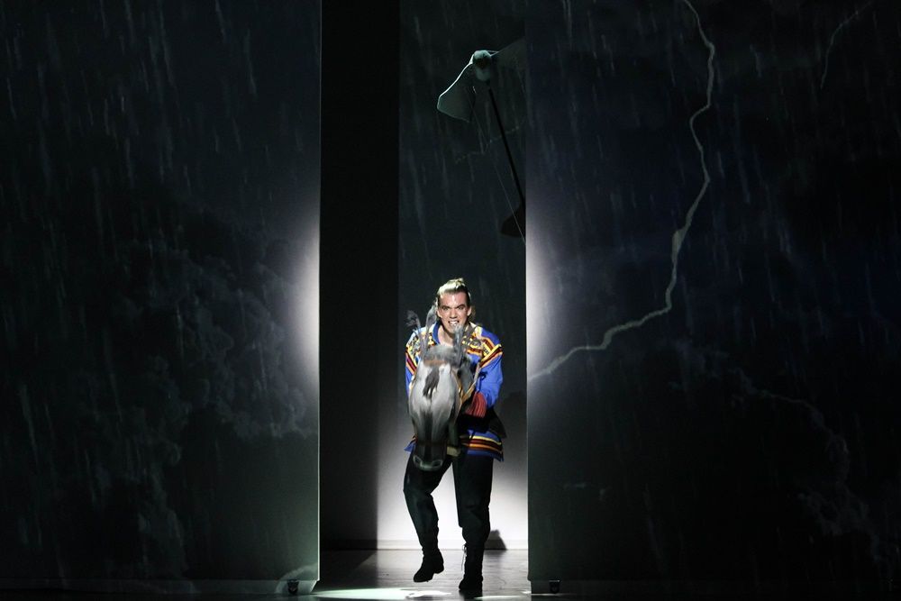 A holdbeli csónakos