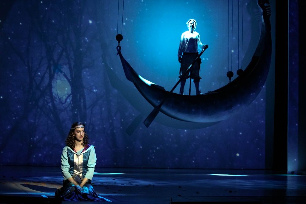 A holdbeli csónakos