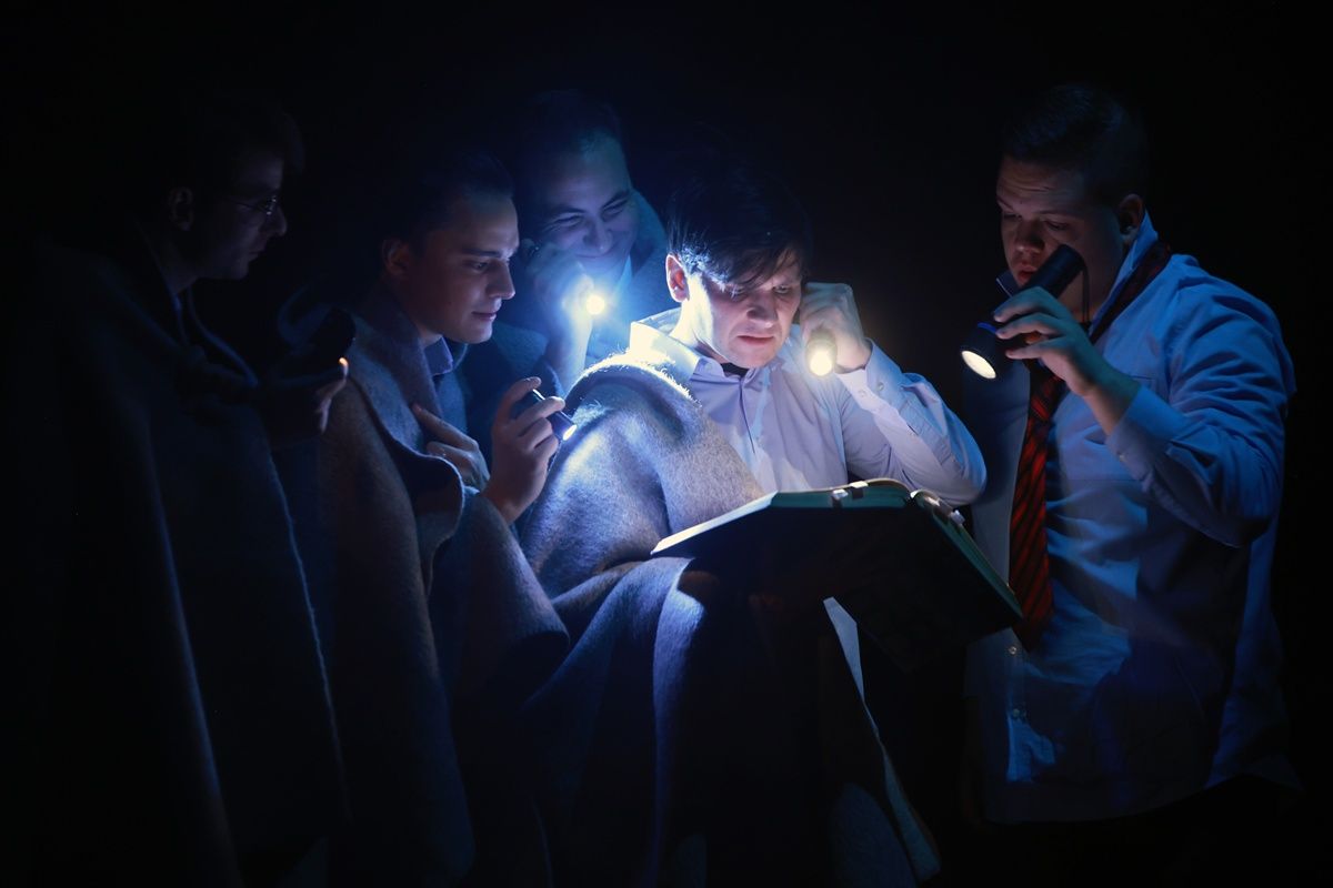 Holt költők társasága