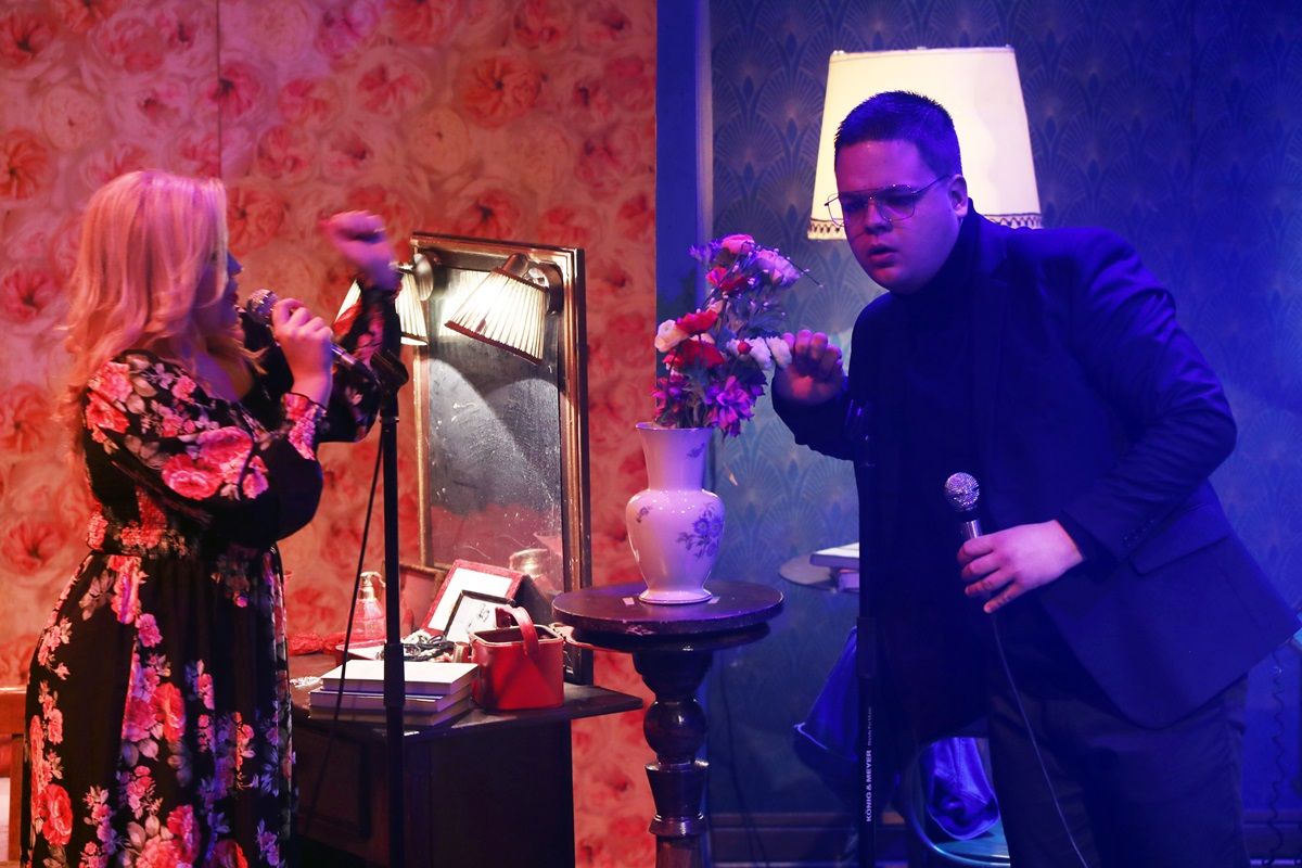 "...Lázas ifjúság..."