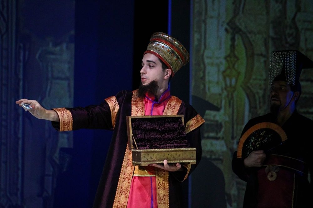 A holdbeli csónakos