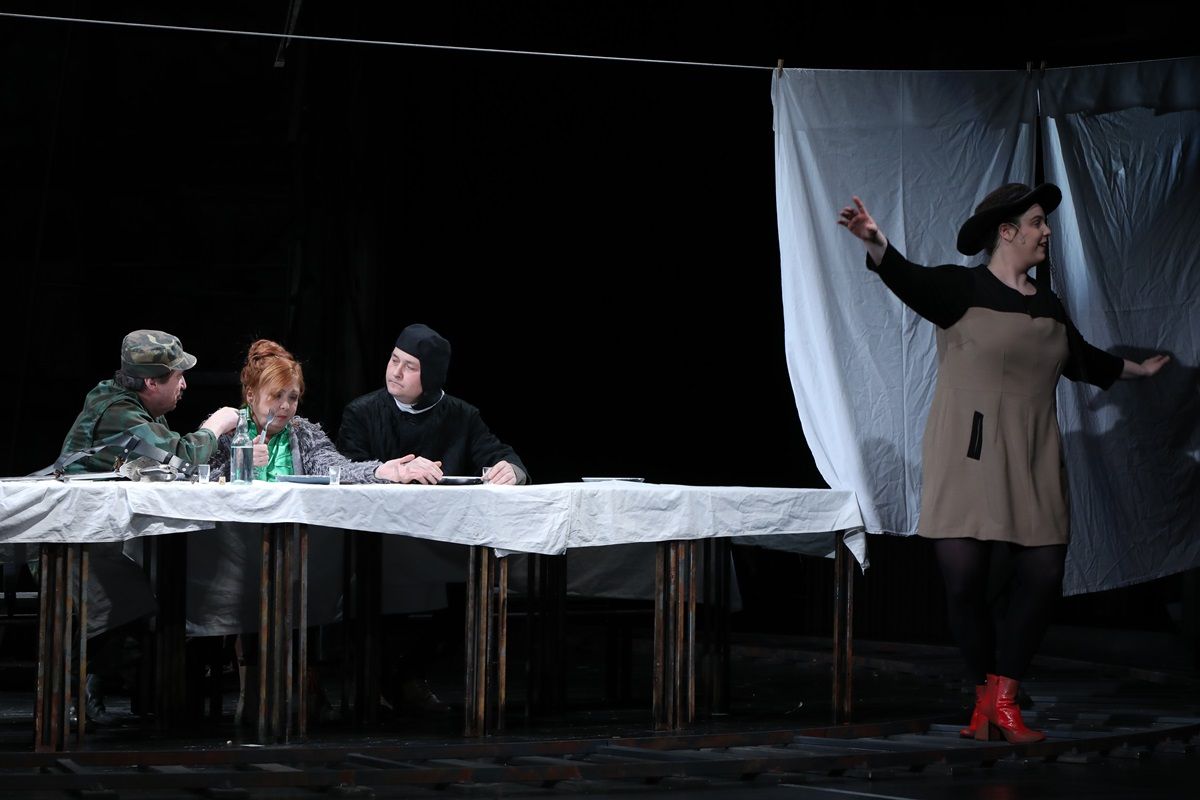 Kurázsi mama és gyermekei