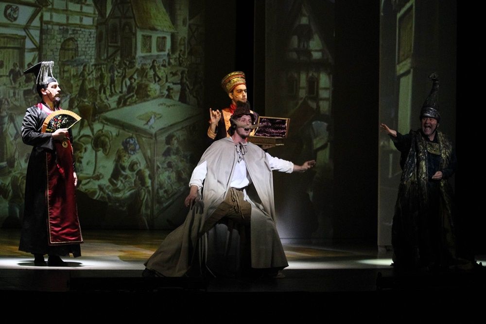 A holdbeli csónakos