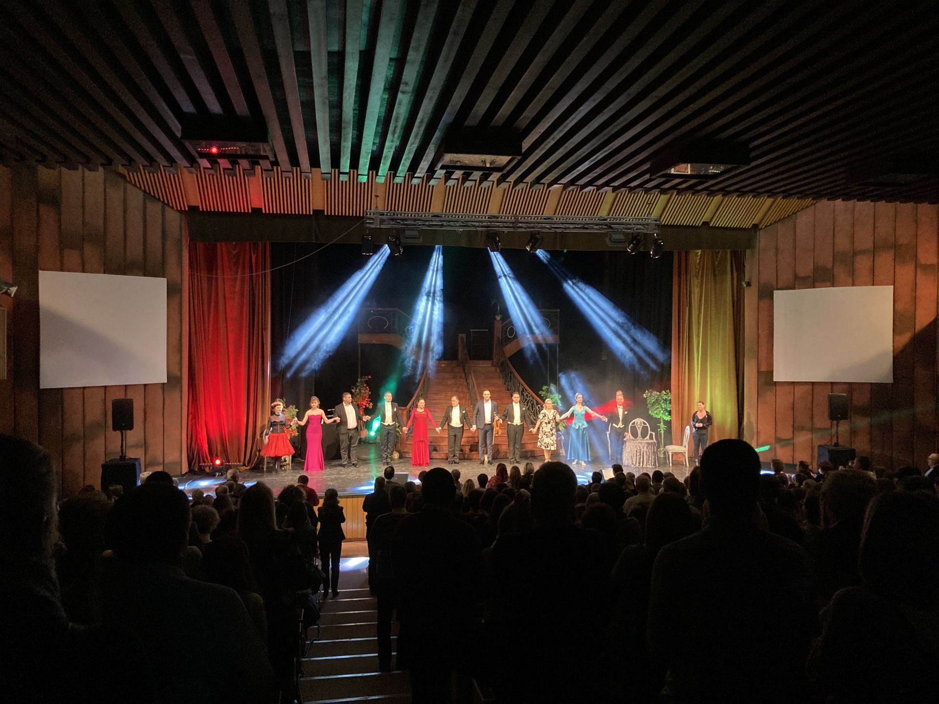 Erdélyi szeretet-turné, feltöltő előadások a Veszprémi Petőfi Színháztól - 2022.02.21-24.