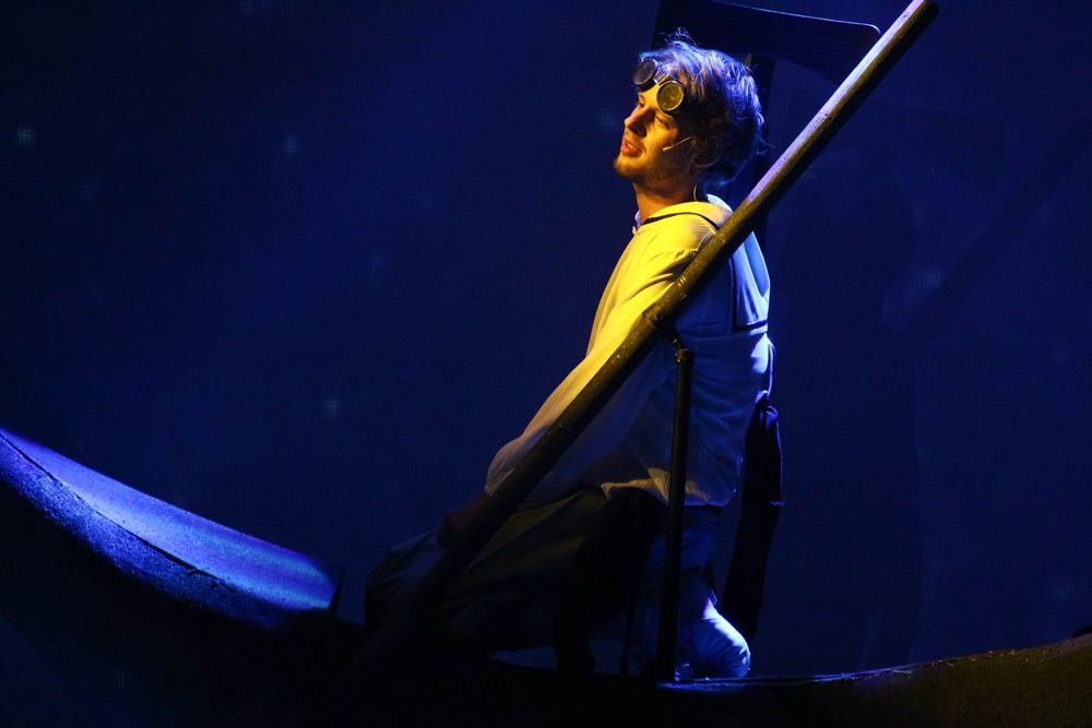 A holdbeli csónakos