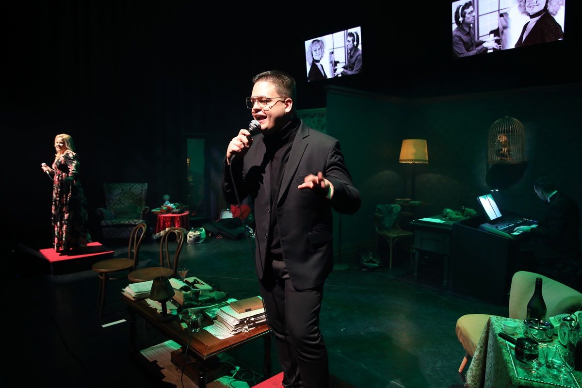 "...Lázas ifjúság..."