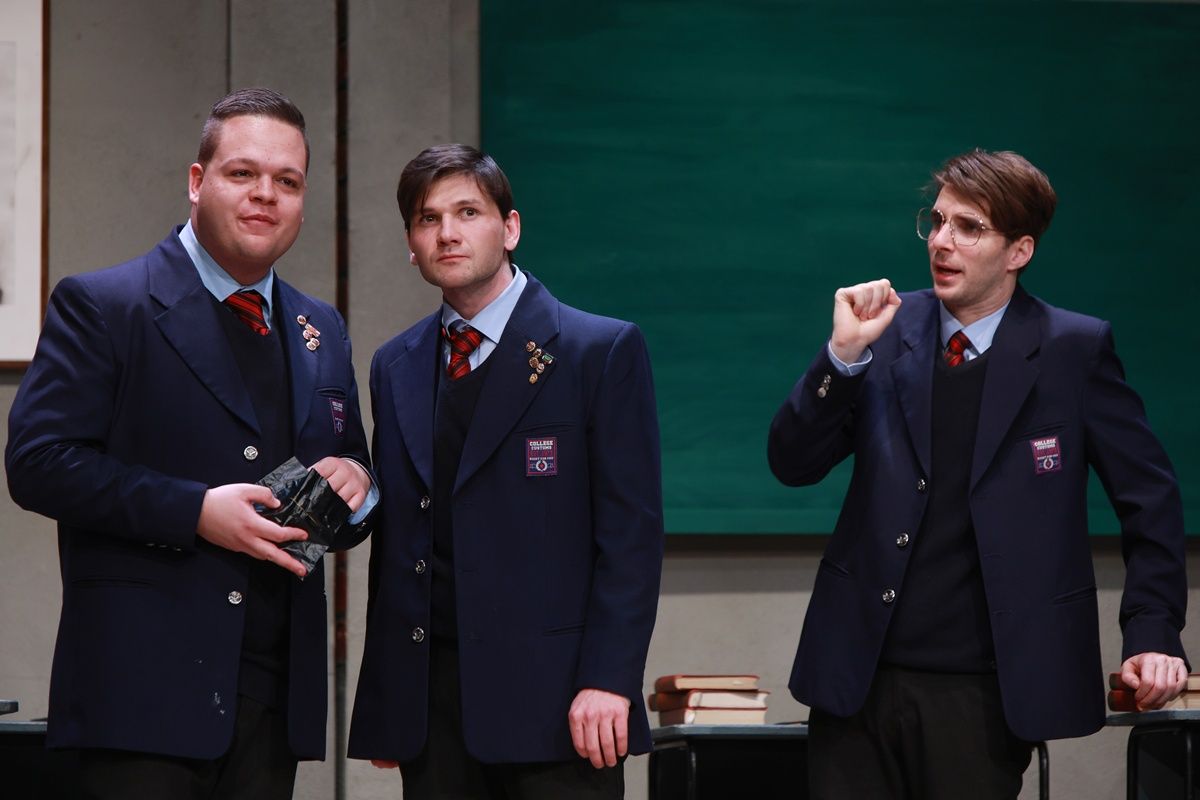 Holt költők társasága