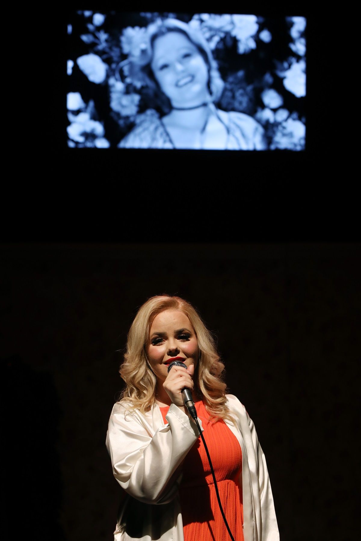 "...Lázas ifjúság..."