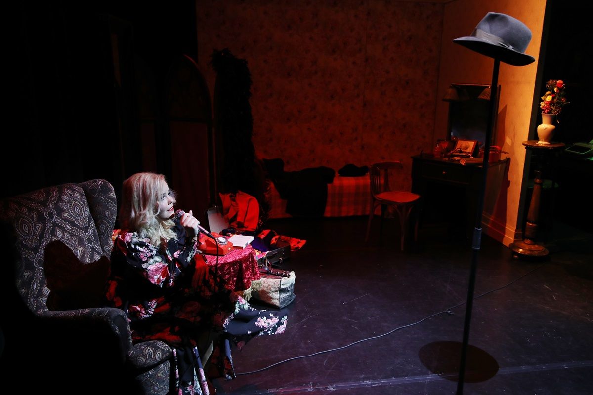 "...Lázas ifjúság..."