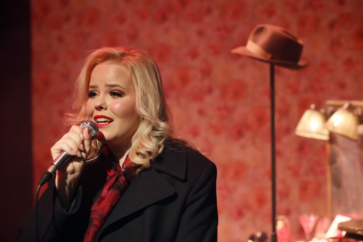 "...Lázas ifjúság..."