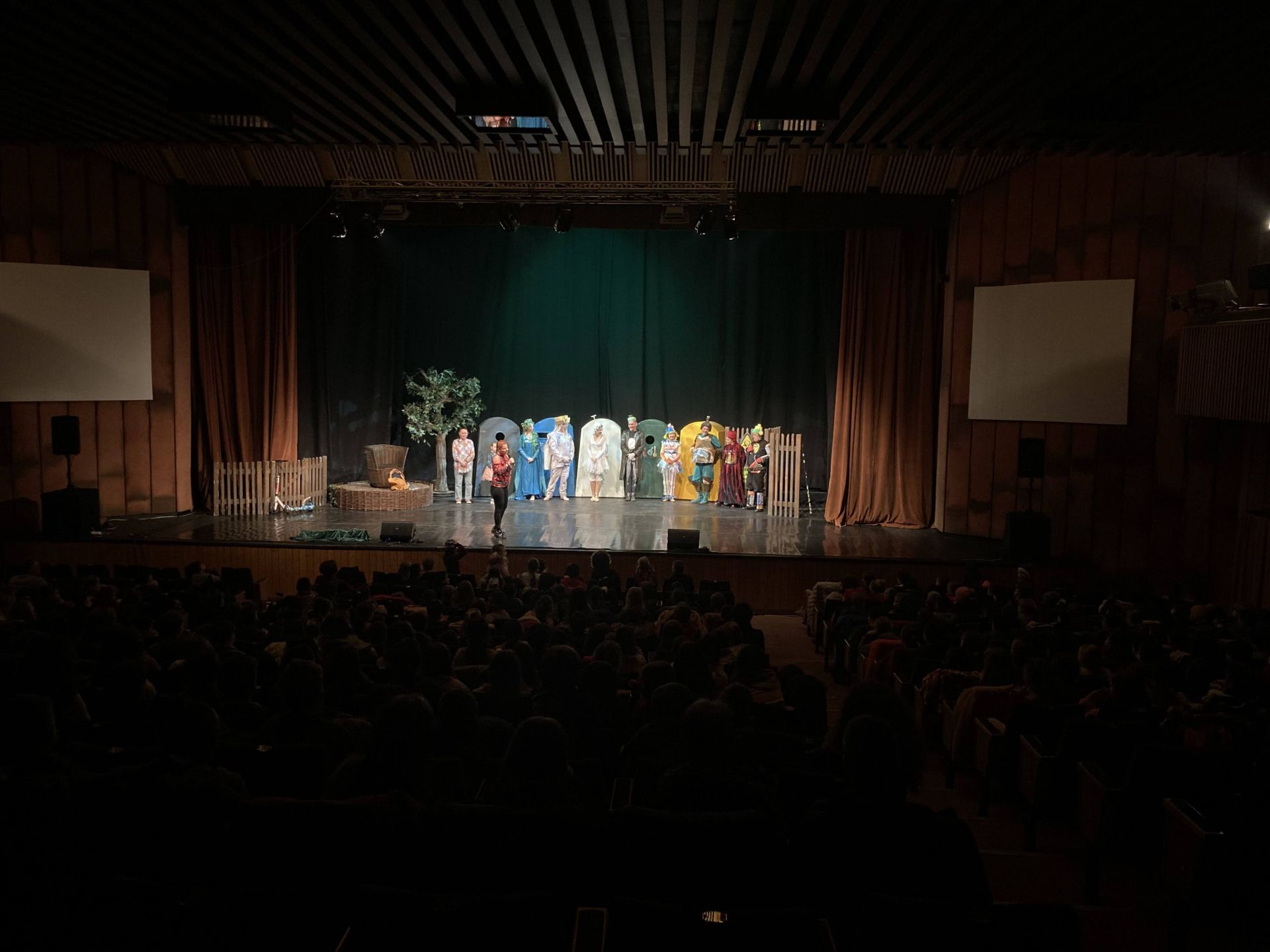 Erdélyi szeretet-turné, feltöltő előadások a Veszprémi Petőfi Színháztól - 2022.02.21-24.