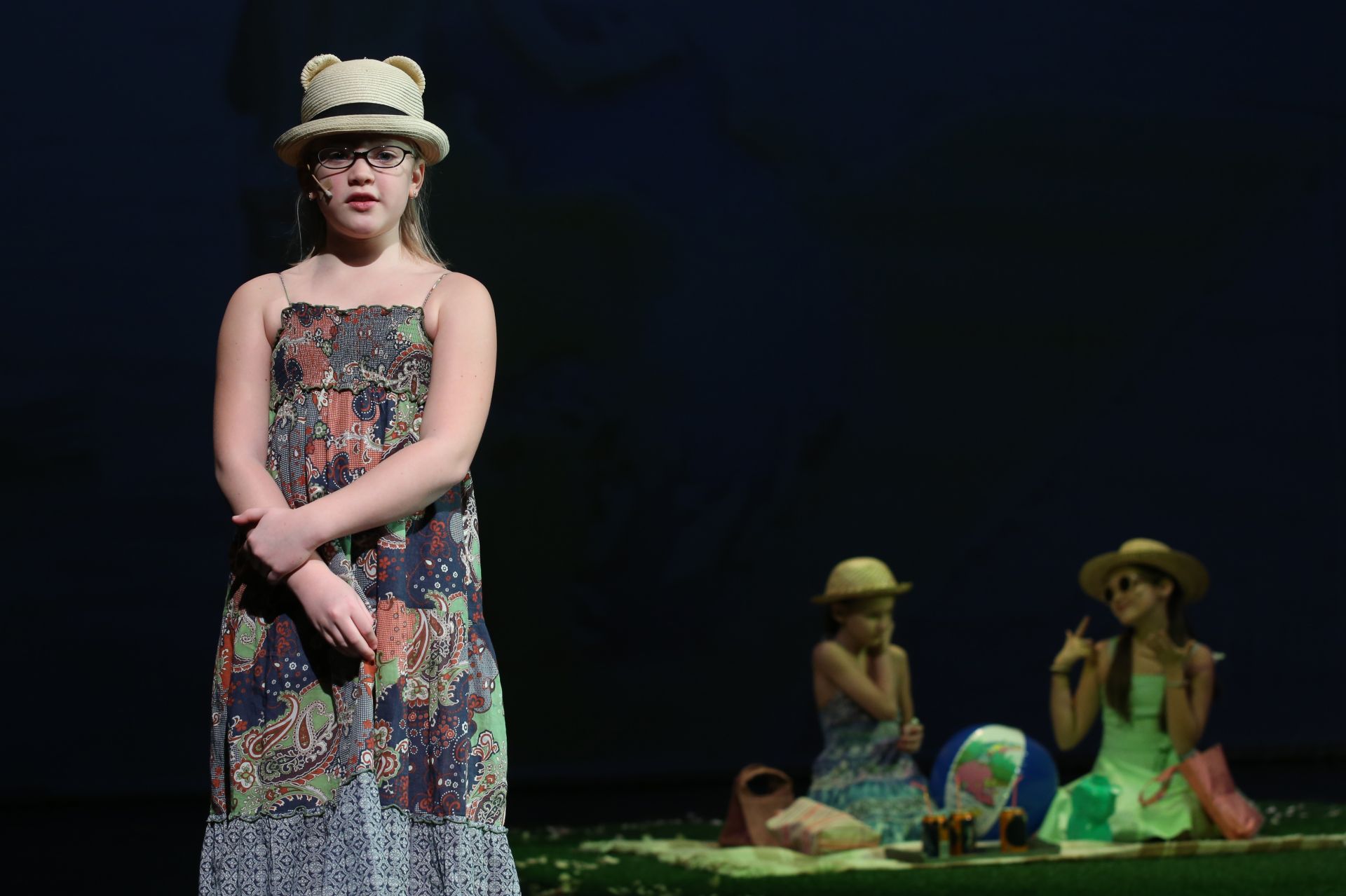 "Múlnak a gyermekévek..."