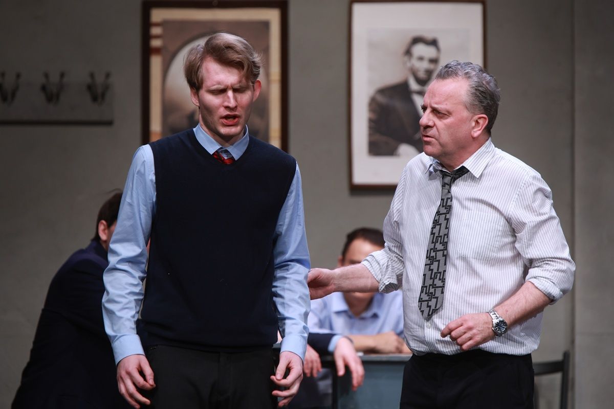 Holt költők társasága