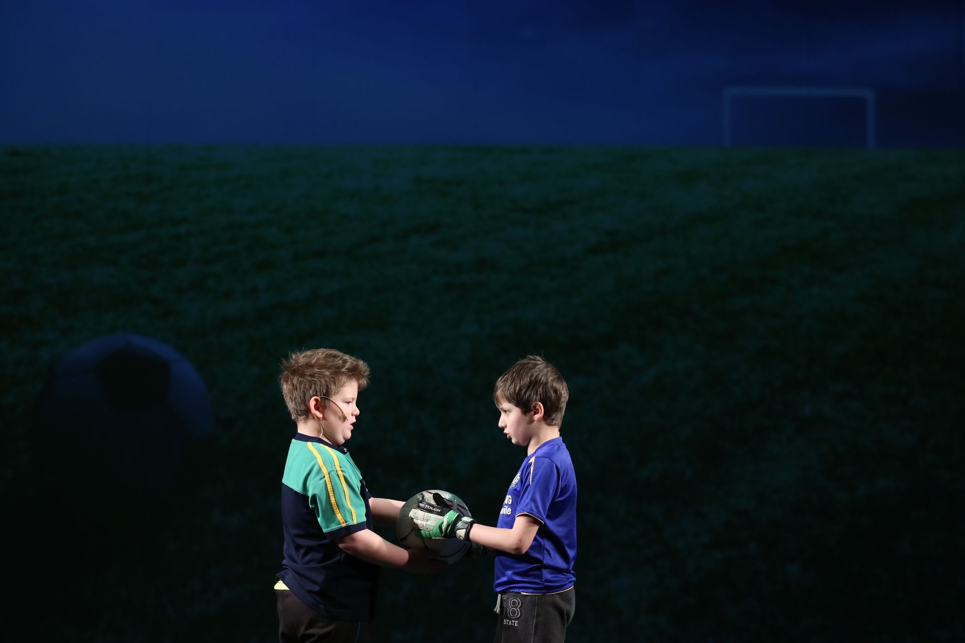 "Múlnak a gyermekévek..."