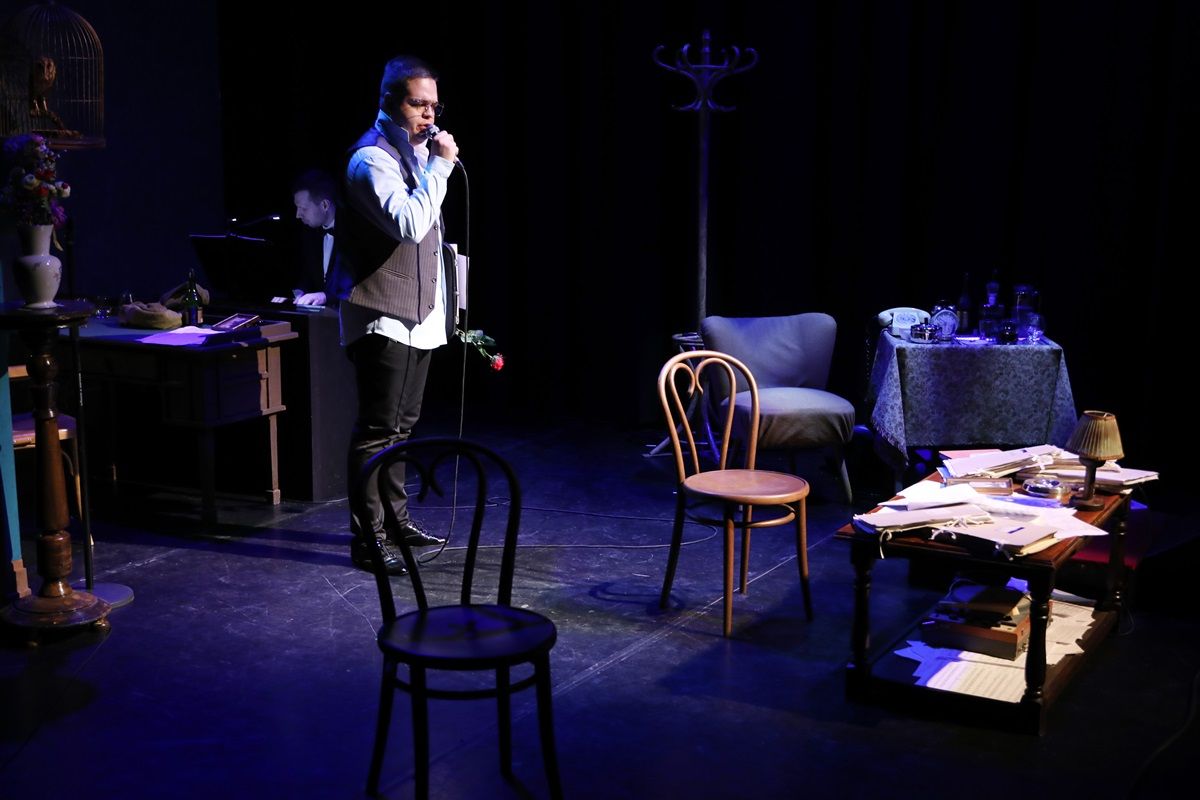 "...Lázas ifjúság..."