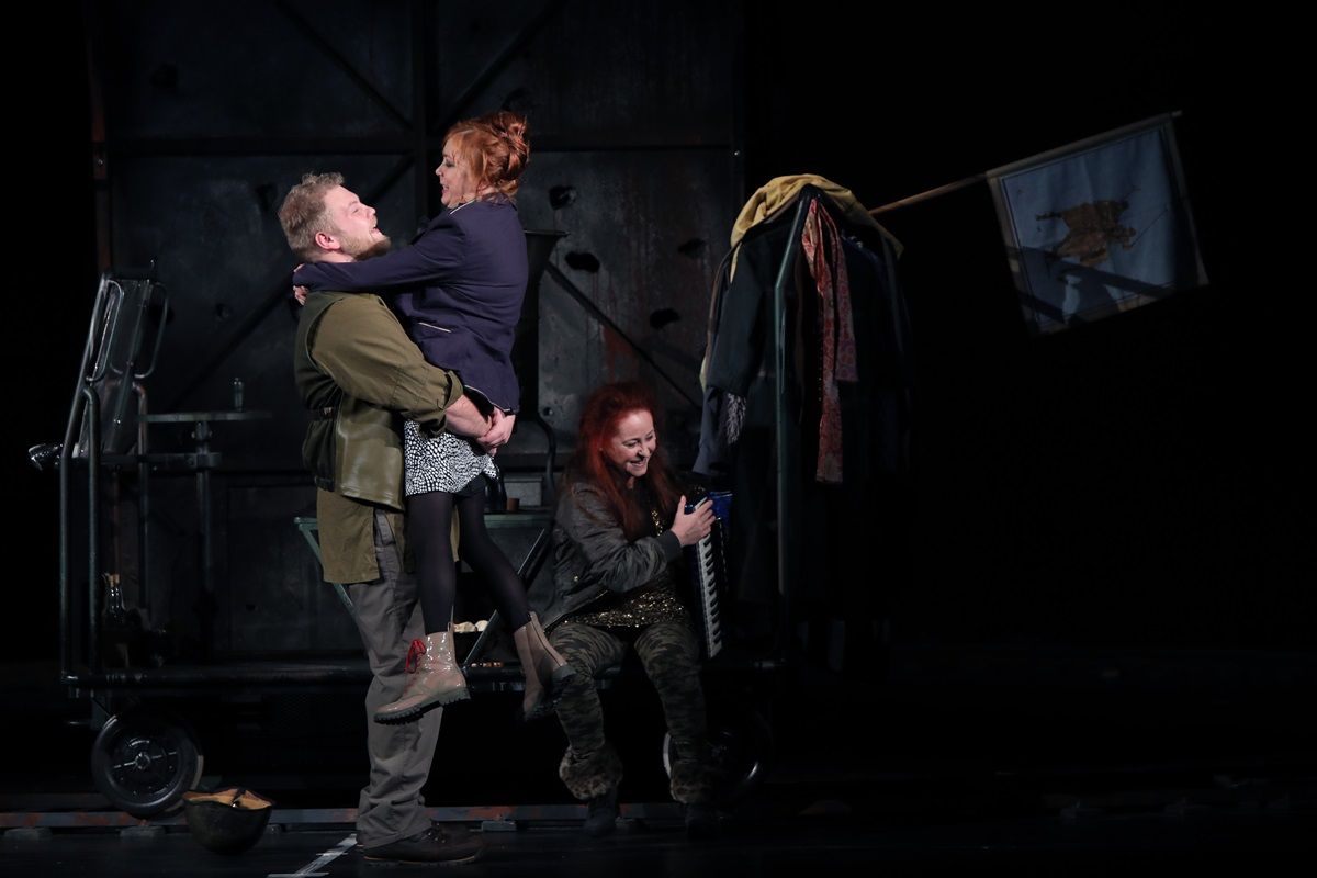 Kurázsi mama és gyermekei