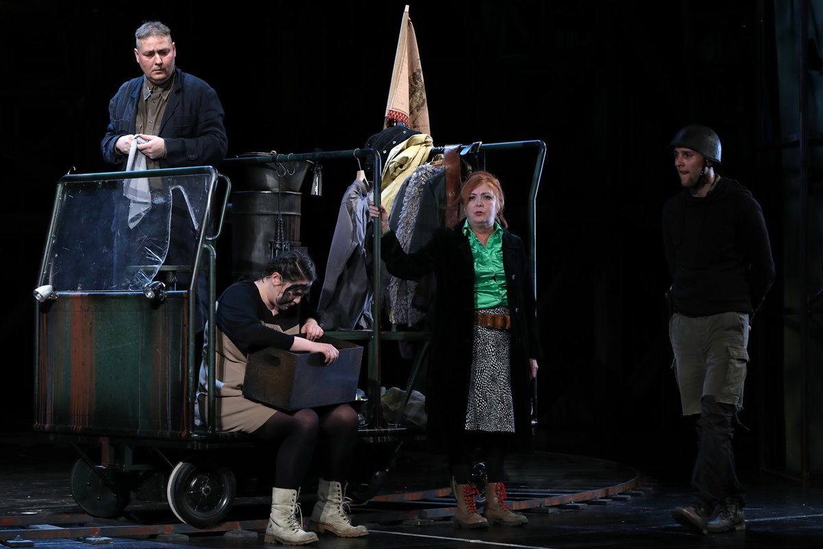 Kurázsi mama és gyermekei