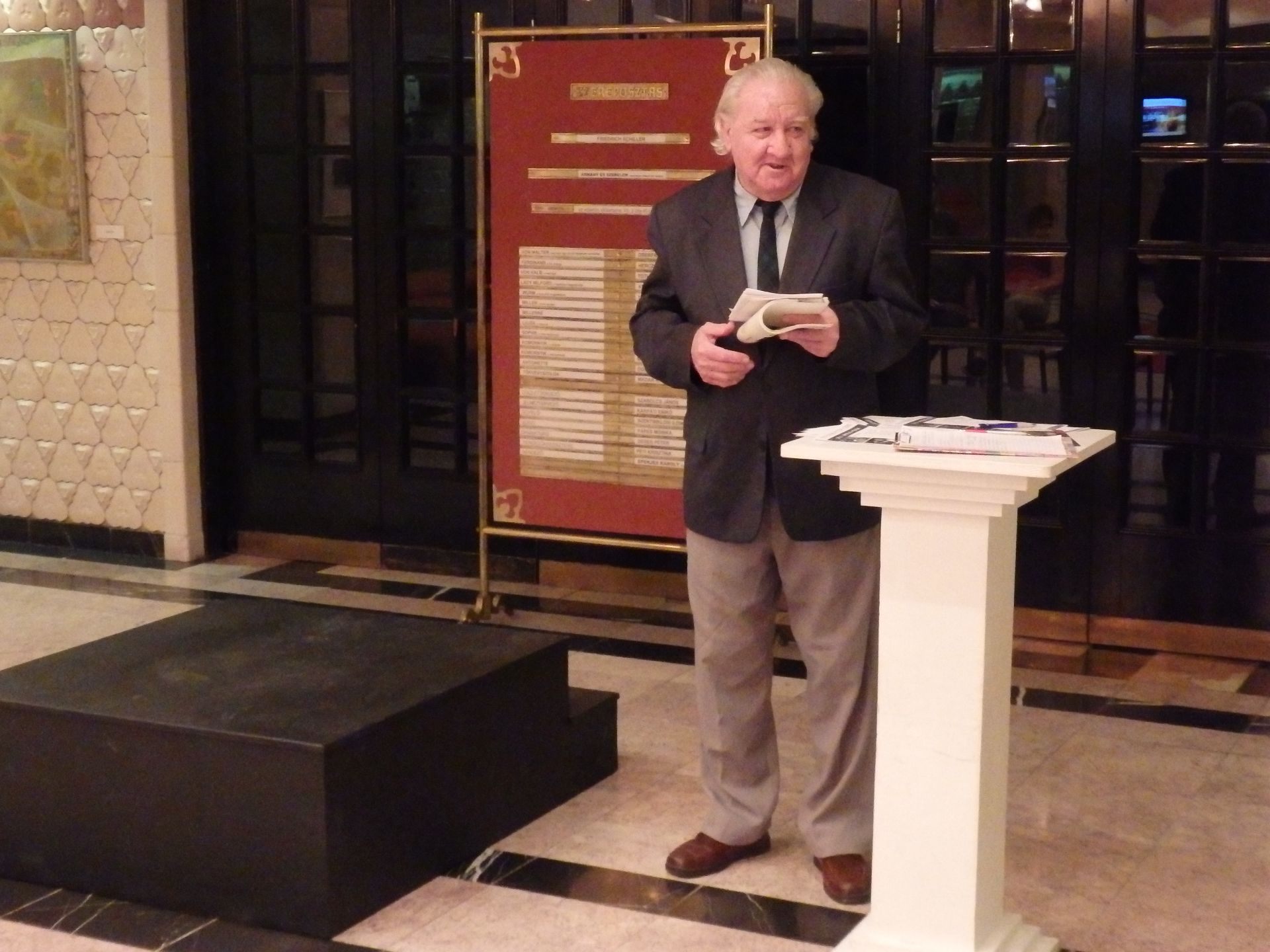 Versmondás a magyar költészet napján