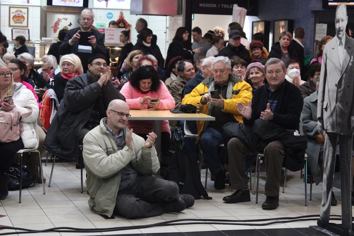 Európa Kulturális Fővárosa megnyitó a Veszprémi Petőfi Színházban!