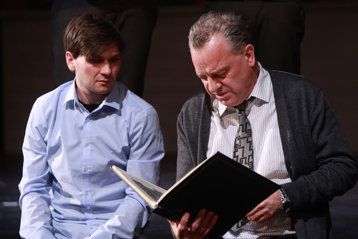 Holt költők társasága