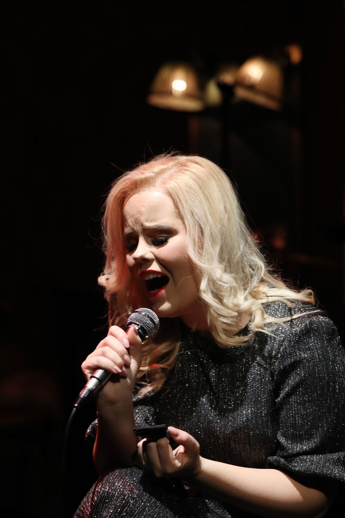 "...Lázas ifjúság..."