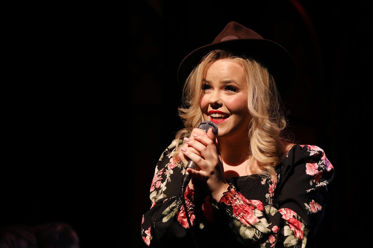 "...Lázas ifjúság..."